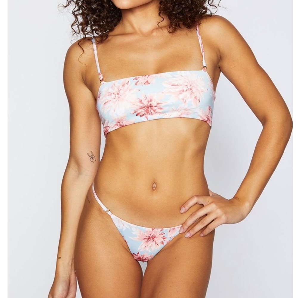 Frankie’s Bikini Joy set in Wildflower. NWT